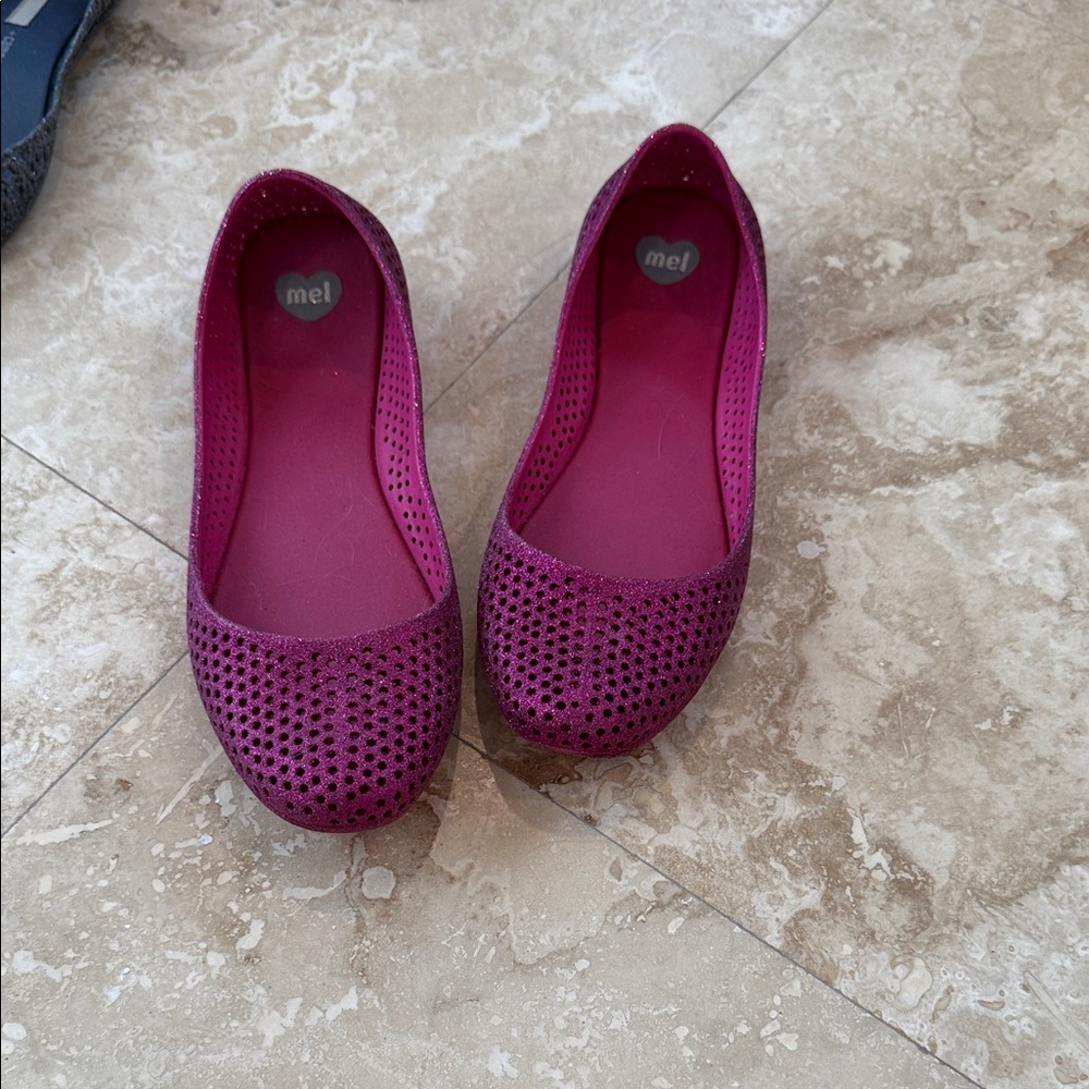 ME Makeover Essentials Women's Fuchsia Flats